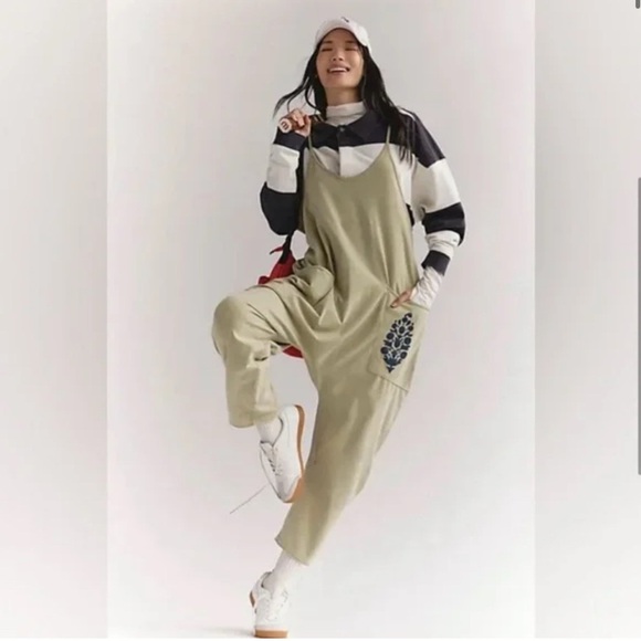 Free People Movement Hot Shot Logo Onesie jumpsuit - Picture 3 of 9
